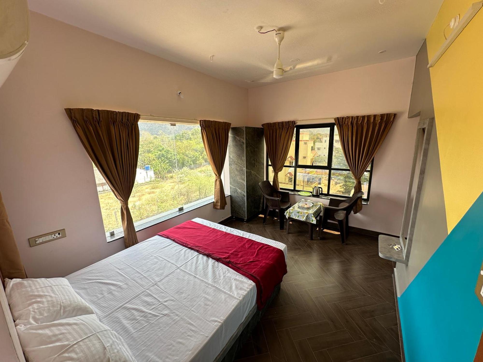 Om Lingeswaran Home Stay Tiruvannāmalai Екстериор снимка