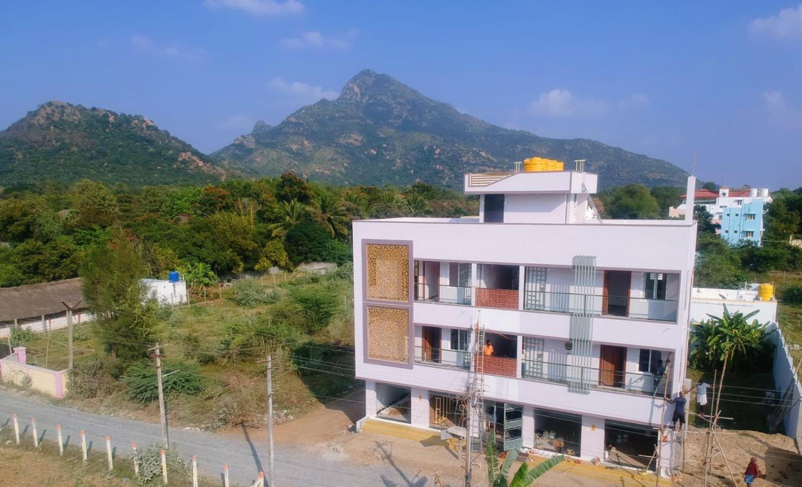 Om Lingeswaran Home Stay Tiruvannāmalai Екстериор снимка