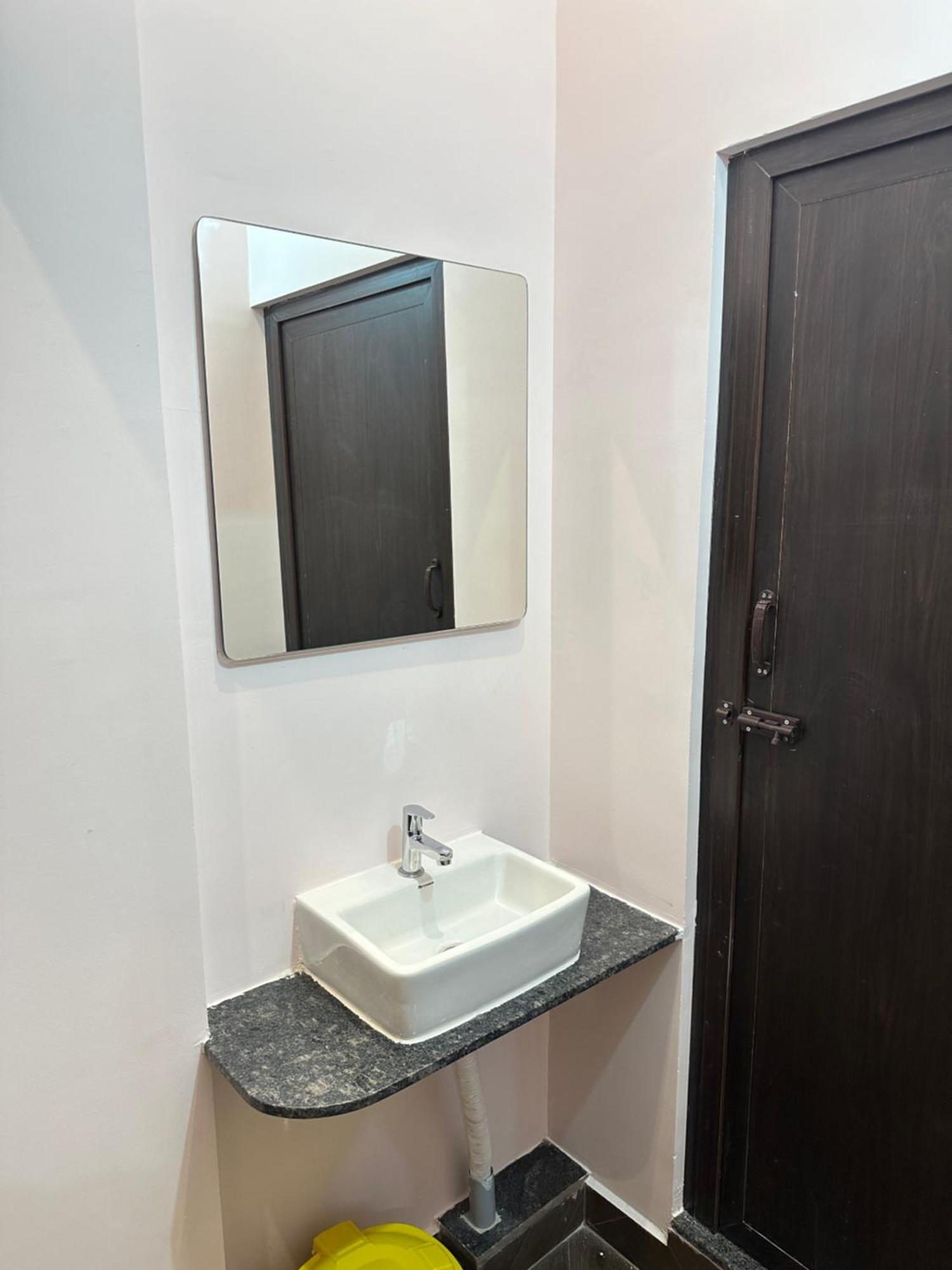 Om Lingeswaran Home Stay Tiruvannāmalai Екстериор снимка