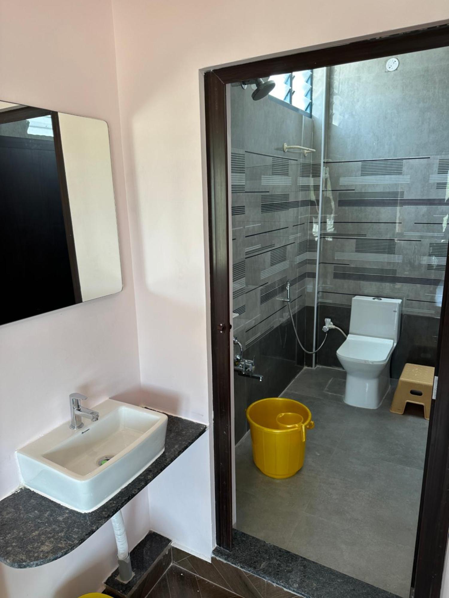 Om Lingeswaran Home Stay Tiruvannāmalai Екстериор снимка