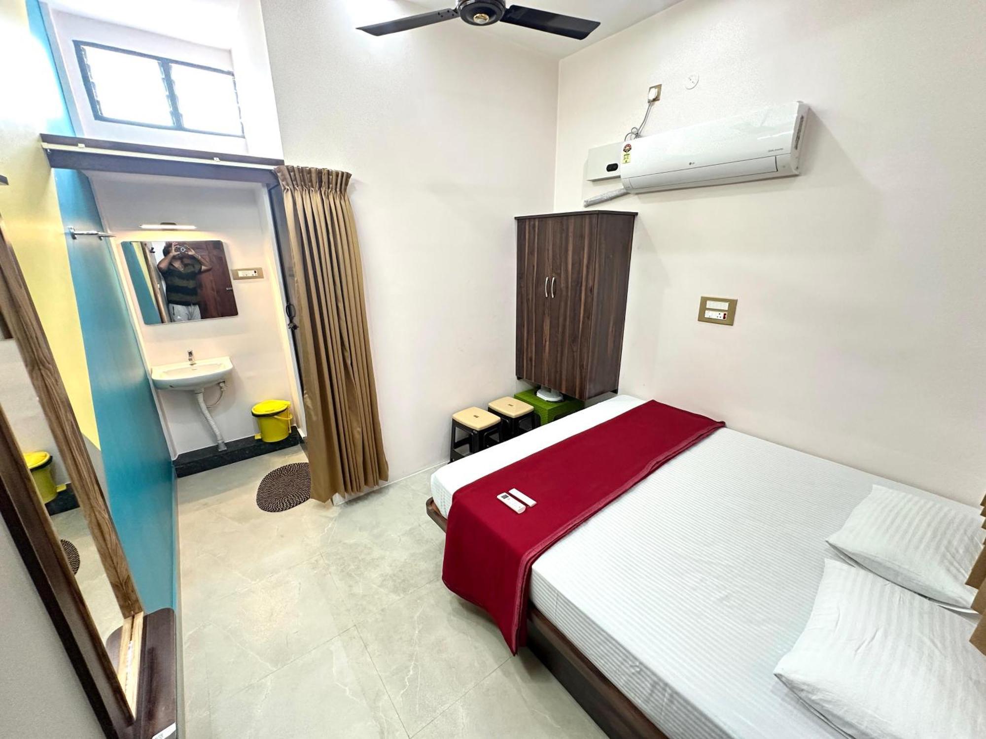 Om Lingeswaran Home Stay Tiruvannāmalai Екстериор снимка